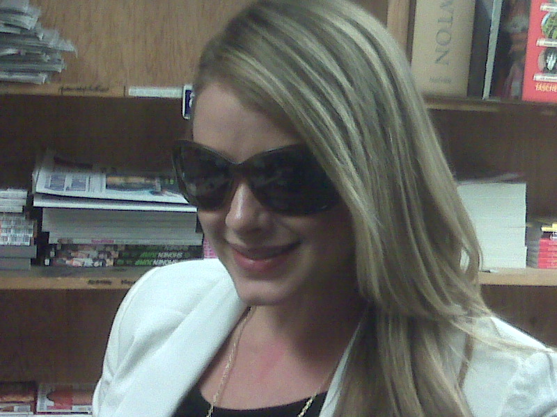 Lo Bosworth wearing ALEXANDER DAAS sunglasses
